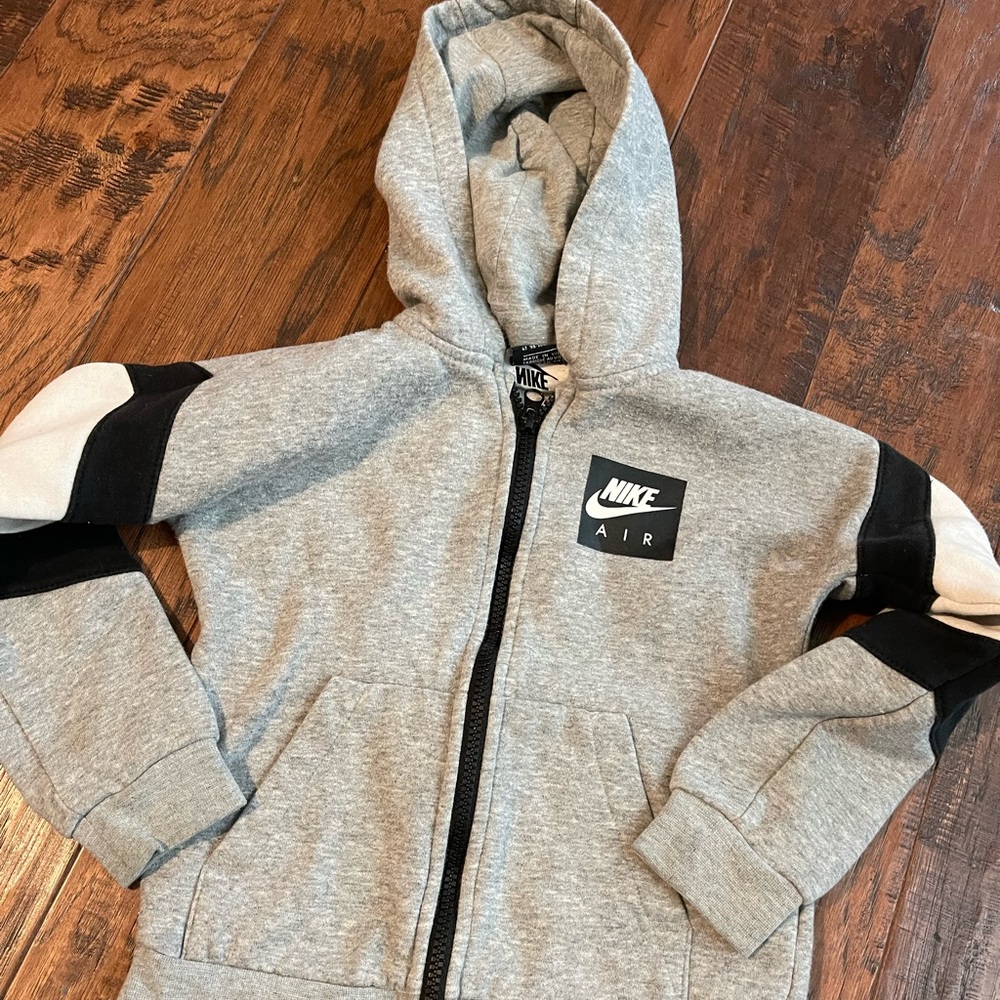 Boys 4T Nike Jacket❗️SOLD❗️